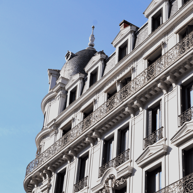 facade immeuble ancien coupole